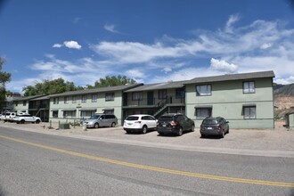 951 Iowa Avenue in Palisade, CO - Building Photo - Building Photo