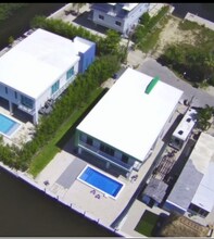 468 Bahia Honda Rd in Key Largo, FL - Building Photo - Building Photo