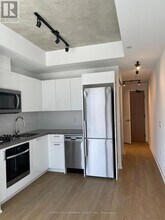 195 McCaul St in Toronto, ON - Building Photo - Building Photo