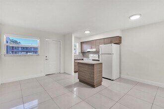 6034 Arthur St in Hollywood, FL - Building Photo - Building Photo