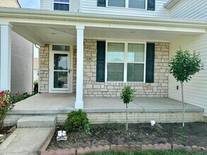 329 Dovetail Dr in Lewis Center, OH - Building Photo - Building Photo