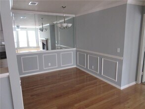 325 Warm Springs Cir in Roswell, GA - Building Photo - Building Photo