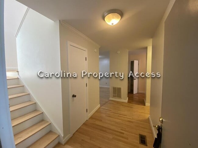 436 Fairoaks Cir in Chapel Hill, NC - Building Photo - Building Photo