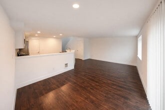 20803 110th Ln SE in Kent, WA - Building Photo - Building Photo