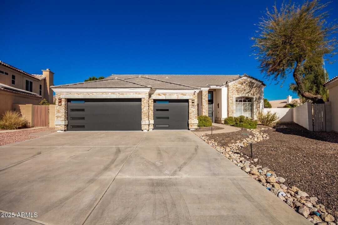 4430 E Graythorn St in Phoenix, AZ - Building Photo