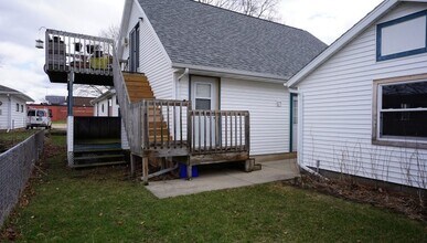 1204 Spring St, Unit 1204 in Black Earth, WI - Building Photo - Building Photo