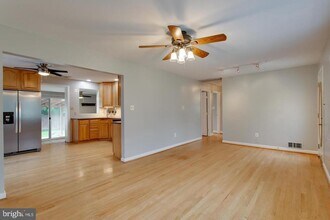 5834 Pratt St in Alexandria, VA - Building Photo - Building Photo