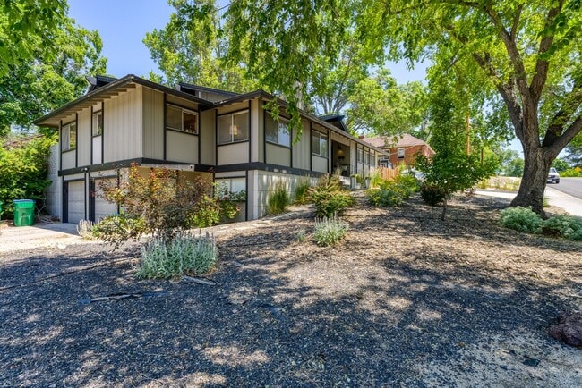 725 University Terrace in Reno, NV - Building Photo - Building Photo