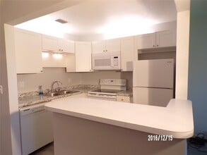 106 Spring Lake Ct in Vero Beach, FL - Building Photo - Building Photo