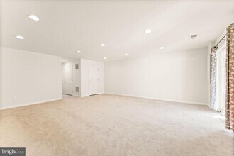 41715 McMonagle Square in Aldie, VA - Building Photo - Building Photo
