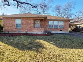 1830 Viewcrest Dr in Dallas, TX - Building Photo