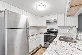 14814 Perthshire Rd in Houston, TX - Foto de edificio - Building Photo