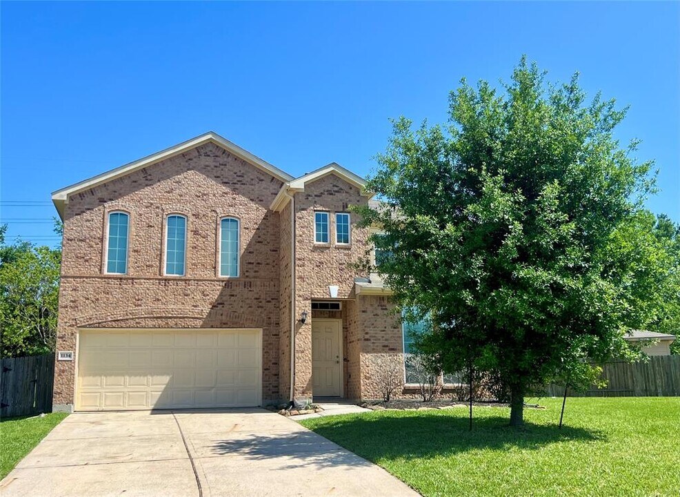 1134 Gemstone Ct in Baytown, TX - Building Photo