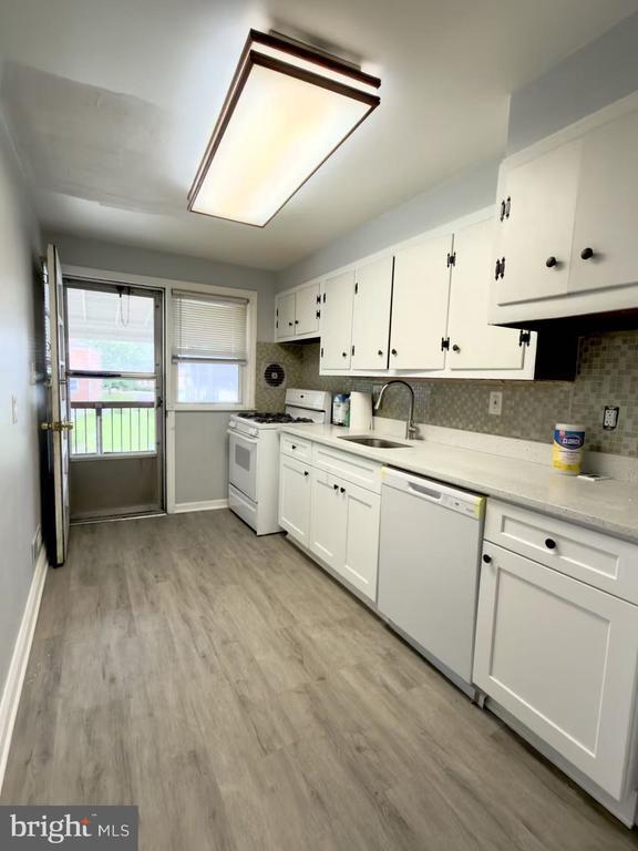 property at 5143 Westland Blvd