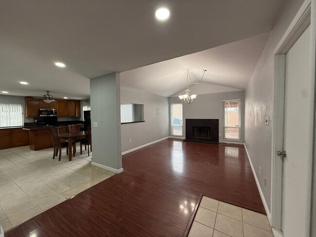 8616 Mellowoods Way in Sacramento, CA - Building Photo - Building Photo