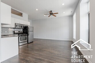 1133 W Madison St, Unit 3f in Chicago, IL - Building Photo - Building Photo