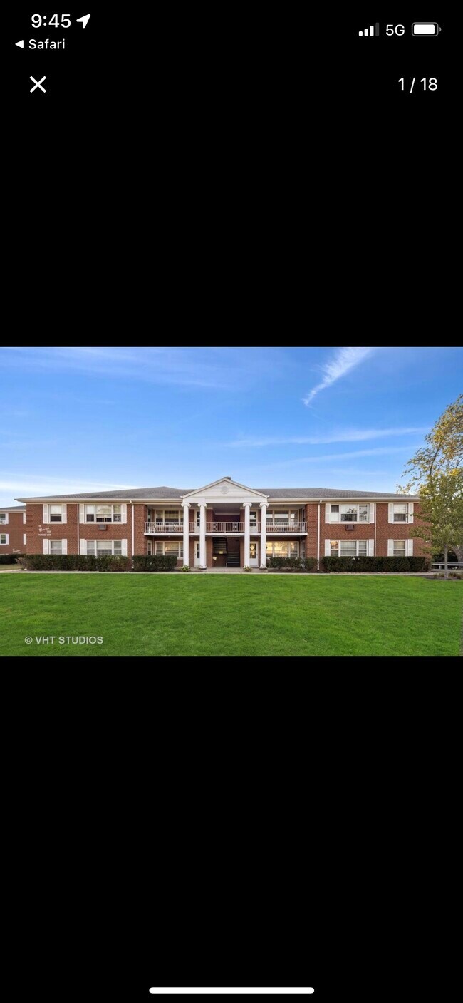 2000 Parkside Dr in Park Ridge, IL - Building Photo - Building Photo