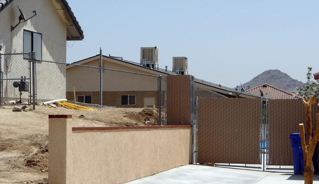 16192 Wato Rd in Apple Valley, CA - Building Photo - Building Photo