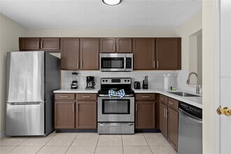 2116 Cypress Bay Blvd in Kissimmee, FL - Building Photo - Building Photo
