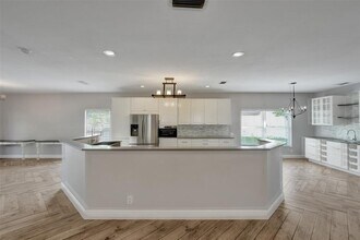 6211 NW 38th Dr in Coral Springs, FL - Foto de edificio - Building Photo