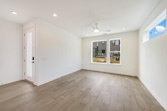 2211 E M. Franklin Ave in Austin, TX - Building Photo - Building Photo