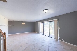 430 Commodore Dr in Plantation, FL - Building Photo - Building Photo