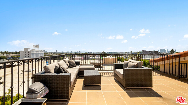property at 1146 Hacienda Pl