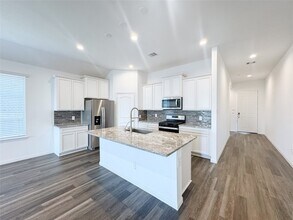 519 Newcomb Holw Dr in Conroe, TX - Building Photo - Building Photo