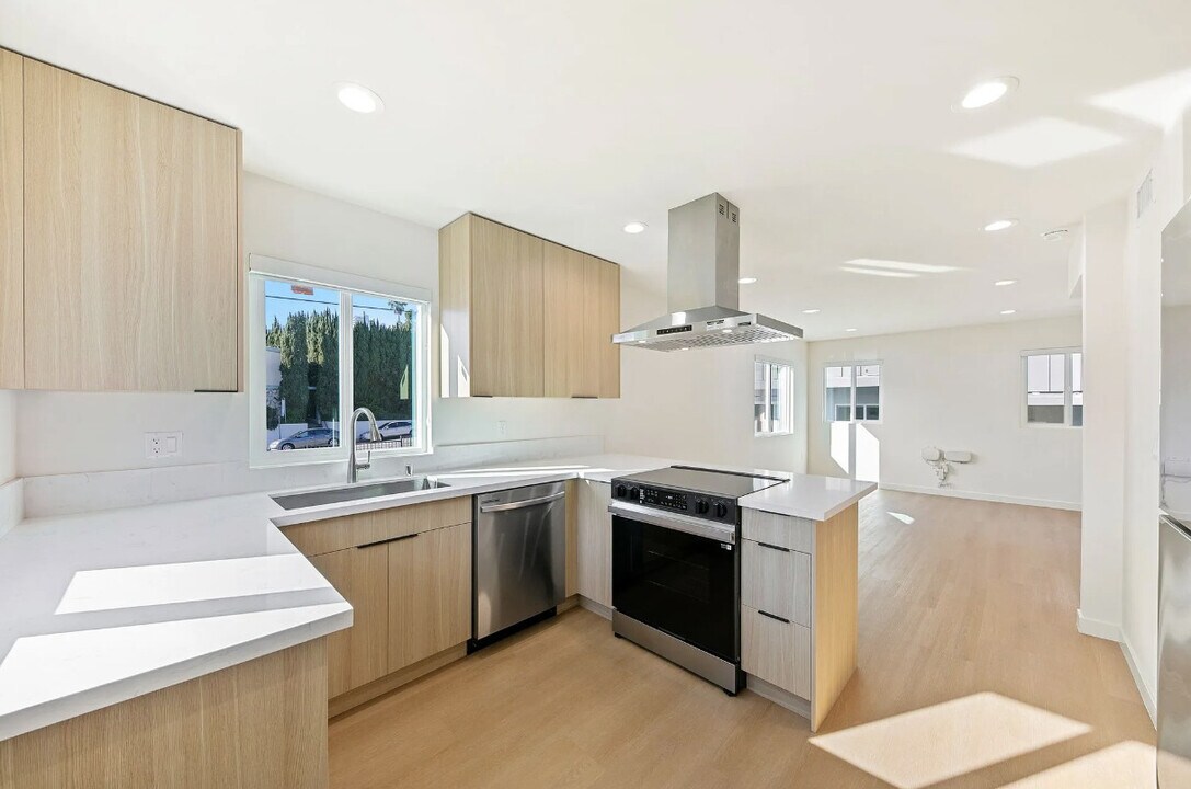 Empire at San Vicente in West Hollywood, CA - Building Photo