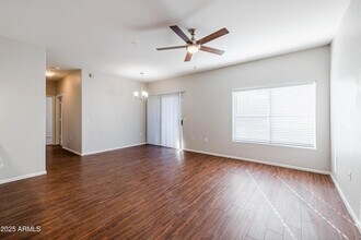 17374 N 89th Ave, Unit B2 in Peoria, AZ - Foto de edificio - Building Photo