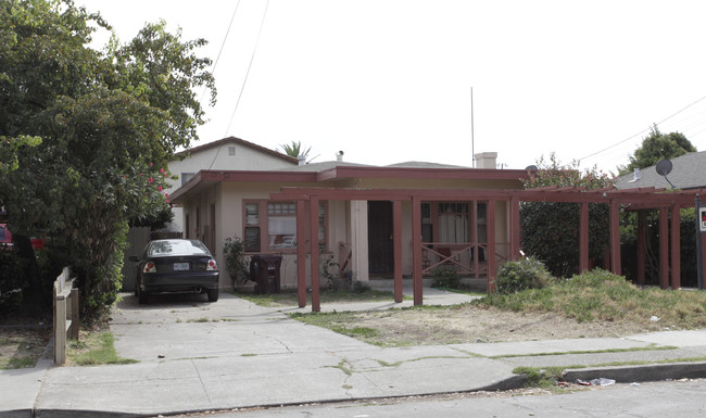 319 Laurel Ave in Hayward, CA - Building Photo - Building Photo