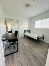 1357 W 23rd St, Unit #2 in Los Angeles, CA - Building Photo - Building Photo