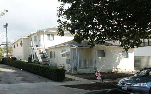 2256 S Carmelina Ave in Los Angeles, CA - Building Photo - Building Photo