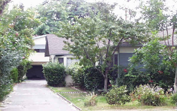 426 Thompson Ave in Glendale, CA - Building Photo - Building Photo