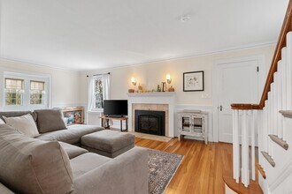 33 Ashcroft Rd in Medford, MA - Building Photo - Building Photo