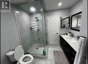 11 Tufton Crescent in Brampton, ON - Building Photo - Building Photo