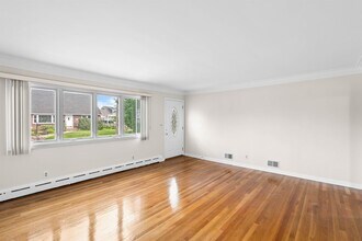 341 Westervelt Pl in Lodi, NJ - Building Photo - Building Photo