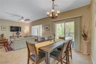 2176 Shadow Canyon Dr in Henderson, NV - Building Photo - Building Photo