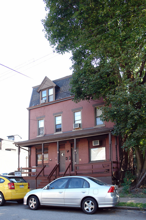 241 Spahr St in Pittsburgh, PA - Building Photo