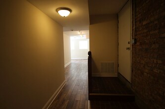 5003 N Sawyer Ave, Unit GDN in Chicago, IL - Building Photo - Building Photo