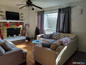 100 Loftus Cir in Bridgeport, CT - Building Photo - Building Photo