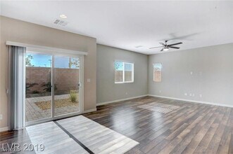 8041 Ancient Oaks Ave in Las Vegas, NV - Building Photo - Building Photo