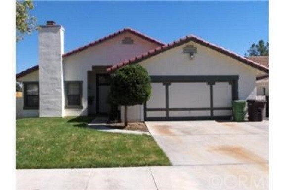 39640 Wild Flower Dr in Murrieta, CA - Foto de edificio