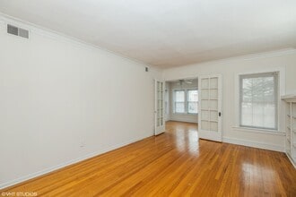 8949 Skokie Blvd in Skokie, IL - Building Photo - Building Photo