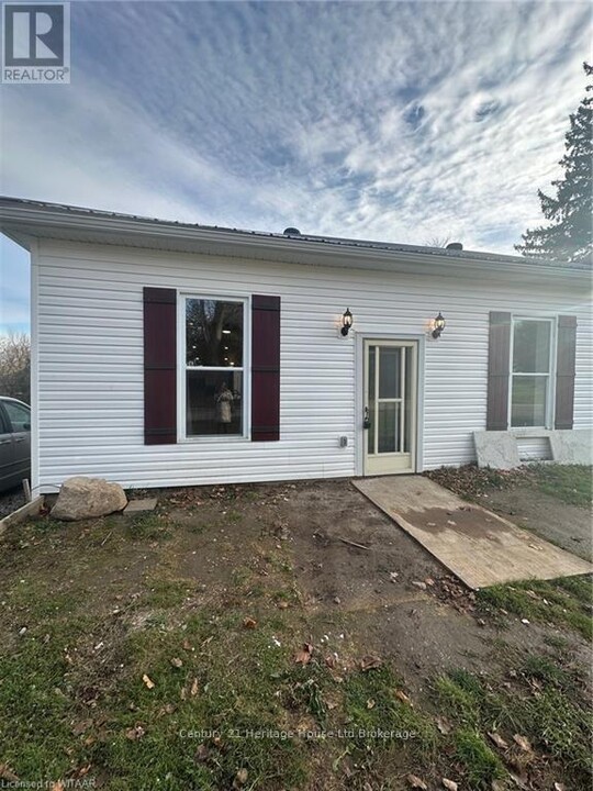 66 Inkerman St in Ingersoll, ON - Building Photo