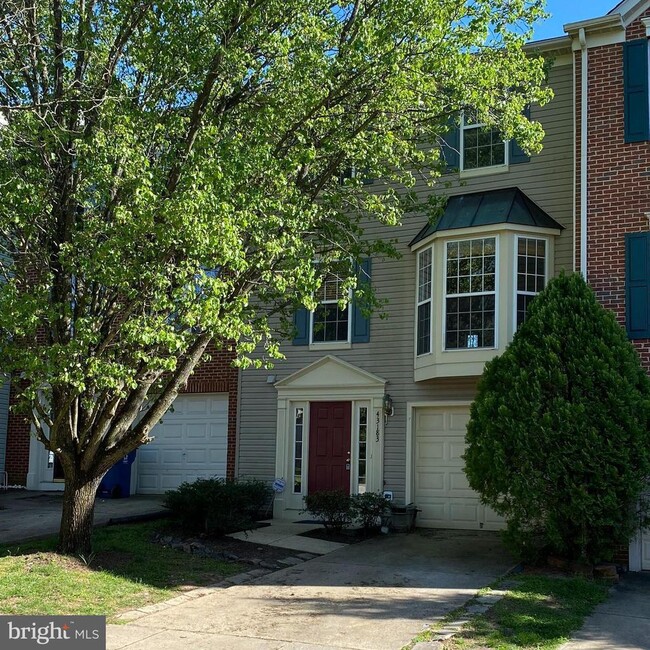 43183 Katama Square