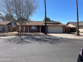 10014 N 44th Dr in Glendale, AZ - Building Photo
