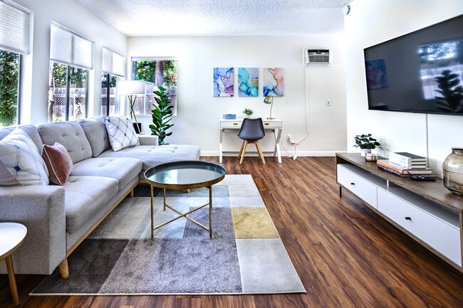 12354 Addison St in Valley Village, CA - Building Photo - Building Photo