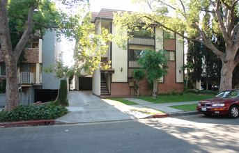 417 N Kenwood St in Glendale, CA - Building Photo - Building Photo