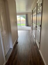 5551 Glenridge Way in Klamath Falls, OR - Foto de edificio - Building Photo